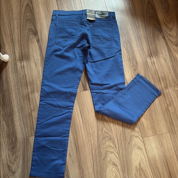 Men's Slim Fit Blue Jeans - Picture 3 of 4